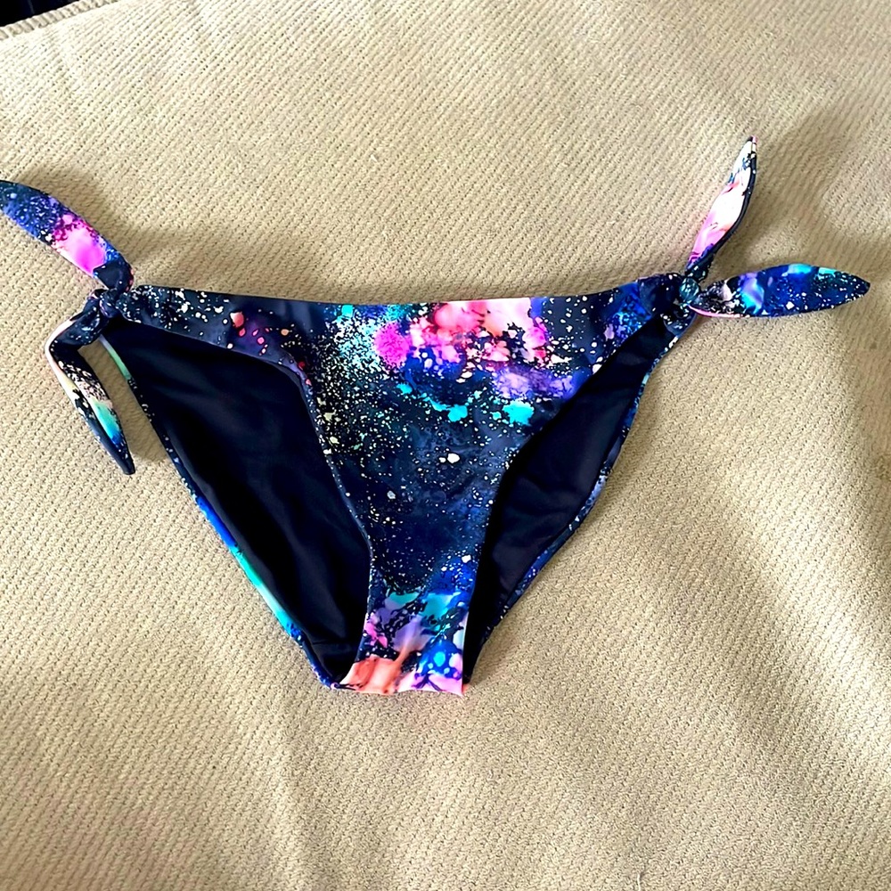 I’m selling bathing suit bottoms for girls